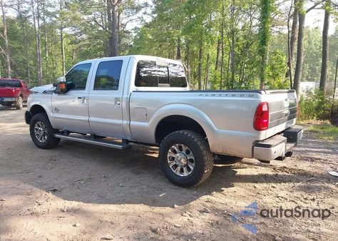 2015 Ford F-250 Lariat z USA, uszkodzony, nr VIN 1FT7W2BT5FEA45155